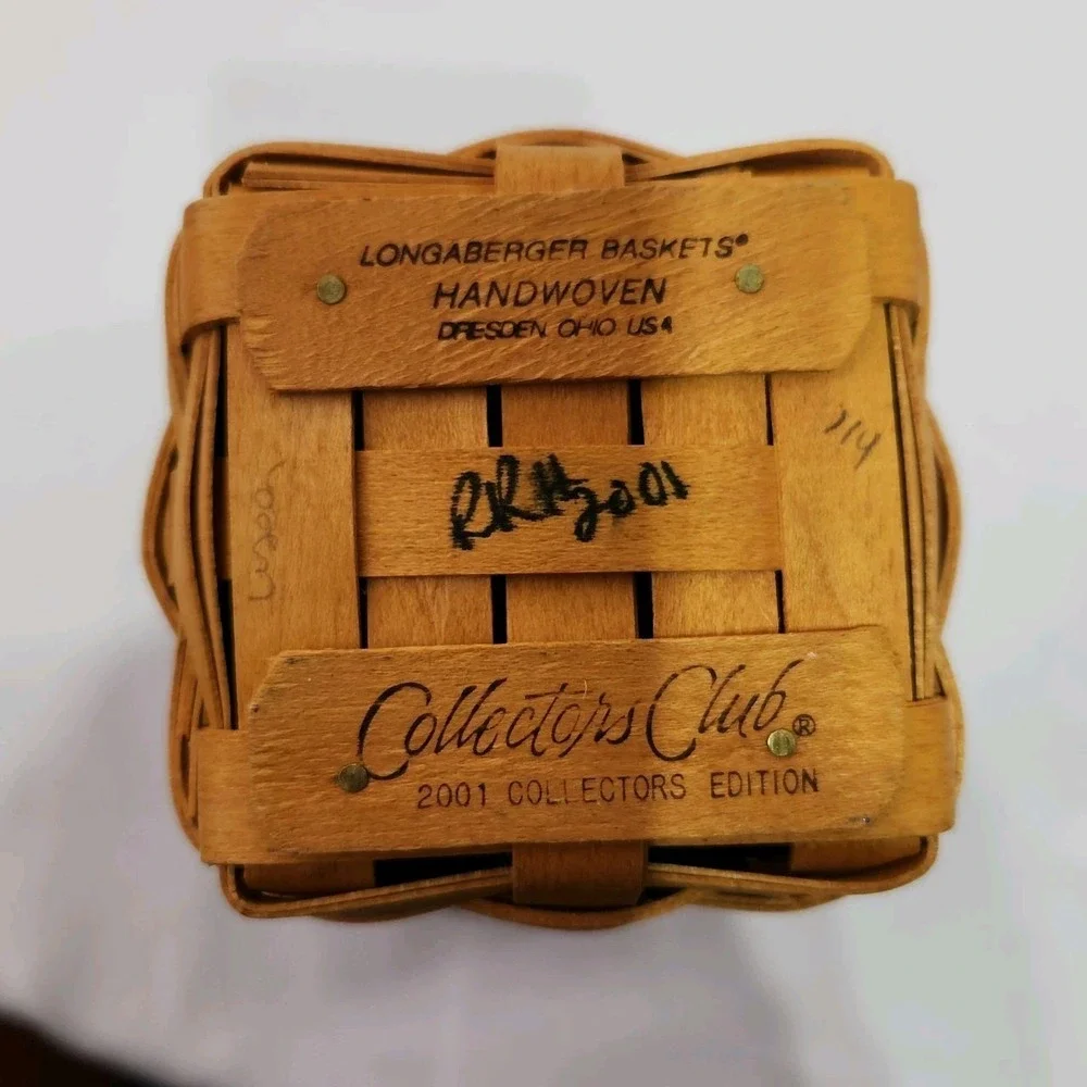 Longaberger 2001‎ Collectors Club Renewal Basket